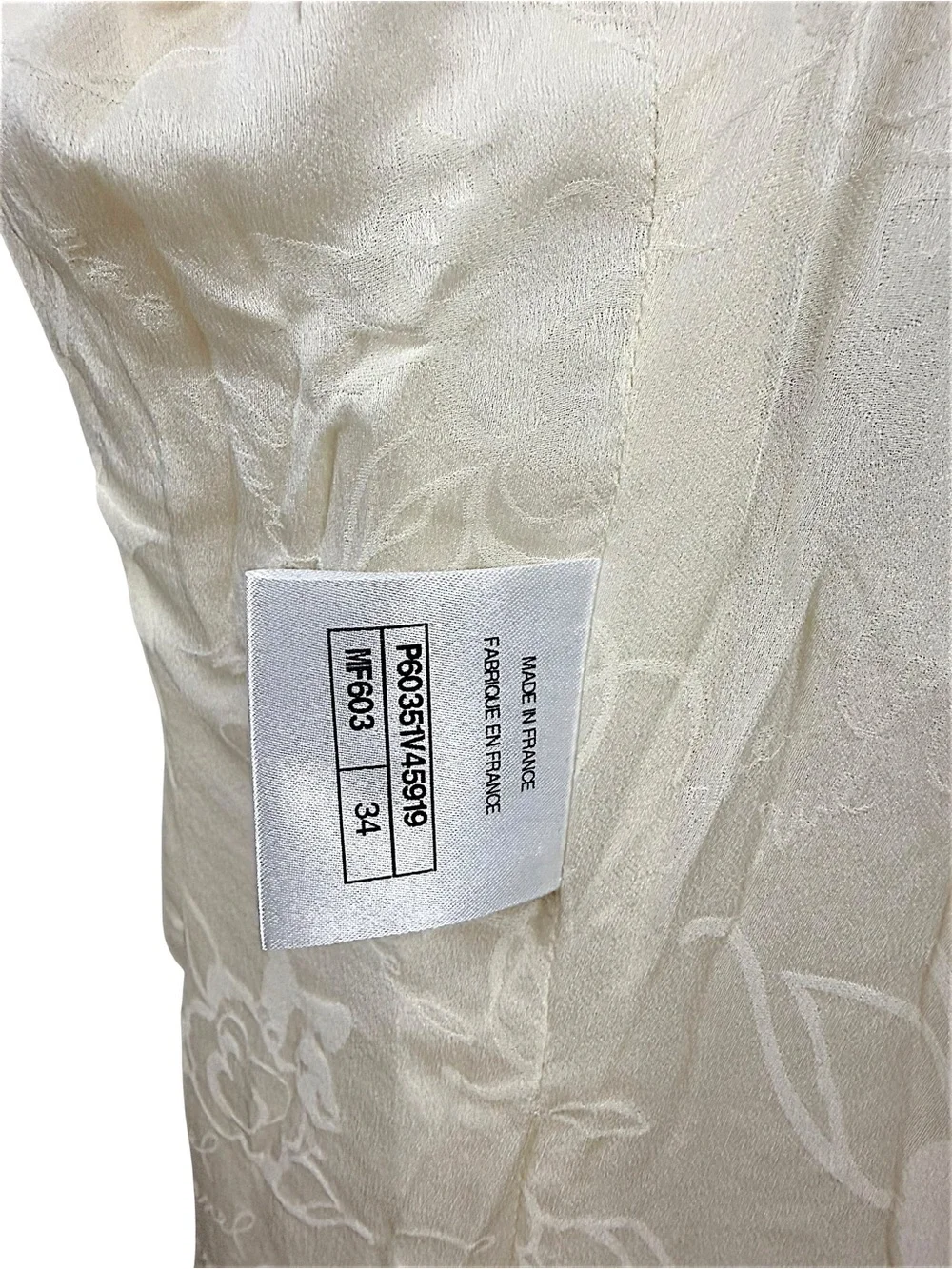 Chanel Cruise 2019 “La Pausa” Runway Look 26 Ivory Tweed Jacket FR34